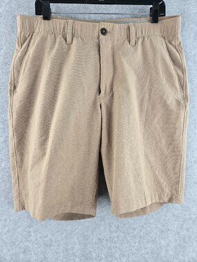 Under Armour Shorts Mens 36 Beige Golf Performance Match Play Vented Loose Fit